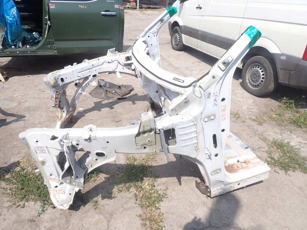 Pas Przedni Ćwiartki Przód Chevrolet Suburban Tahoe Escalade GMC Yukon 21-