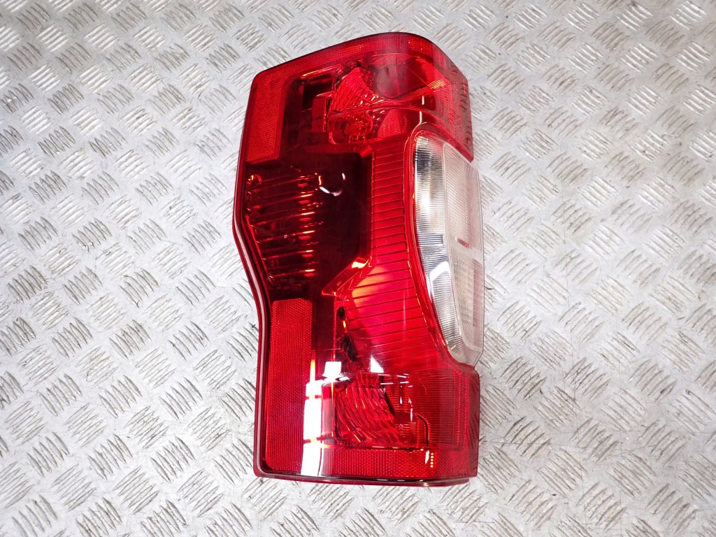 Left Rear Tail Light Ford F250 XLT 6.2 4x4 P558 2021- LIFTING