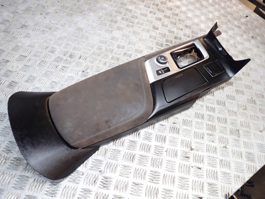 Tunnel Armrest Kit Chevrolet Corvette C7 3LT