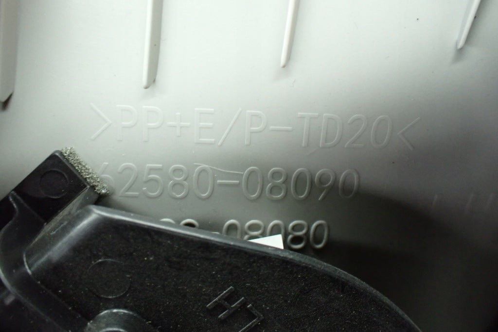 Osłona Słupka C Tylna Lewa Toyota Sienna XL40 2021