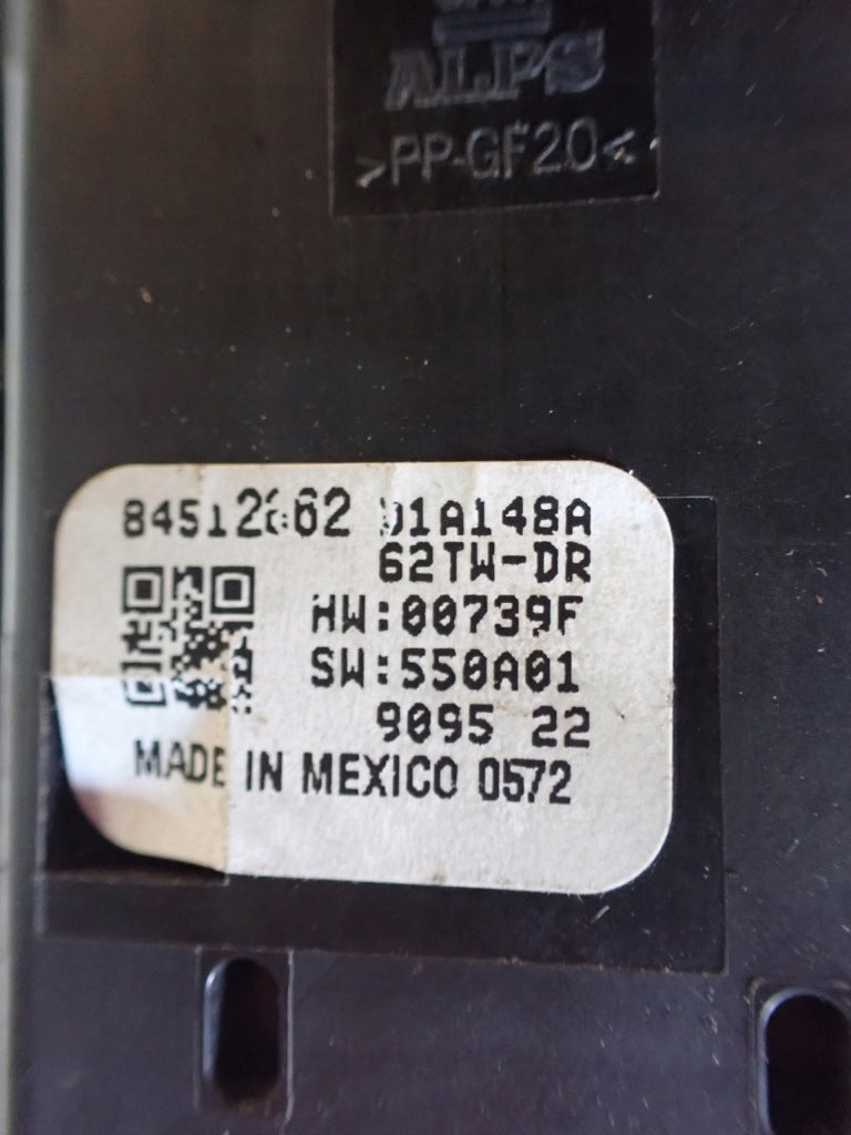 Panel przełącznika szyb lusterek do Chevrolet Silverado i GMC Sierra 4x4 2019-, Autolandparts, widok na panel z przyciskami