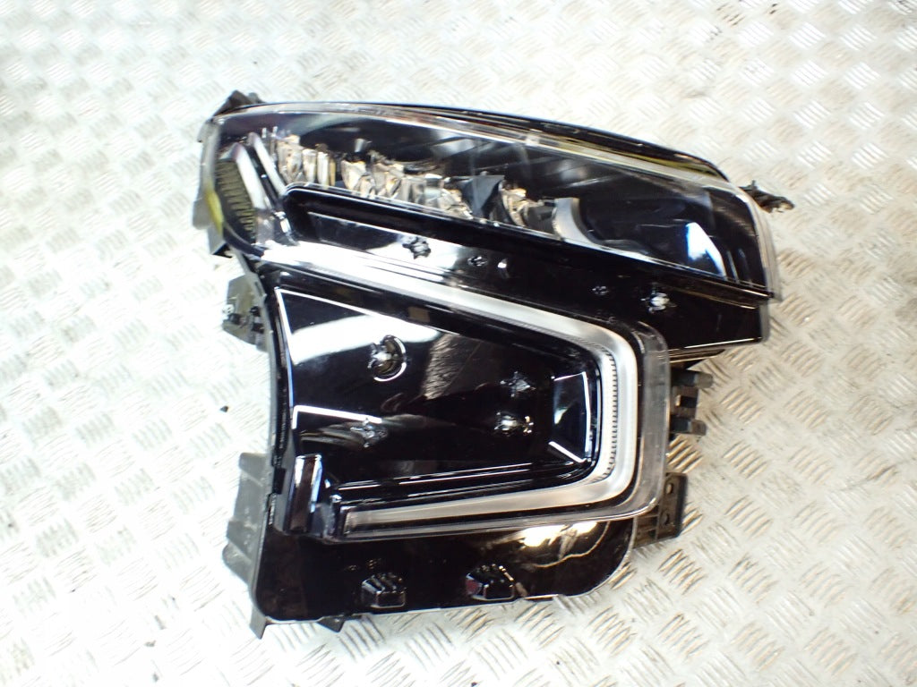 Lampa Przednia Przód Prawa Kpl. FULL LED Chevrolet Tahoe Suburban 2021-