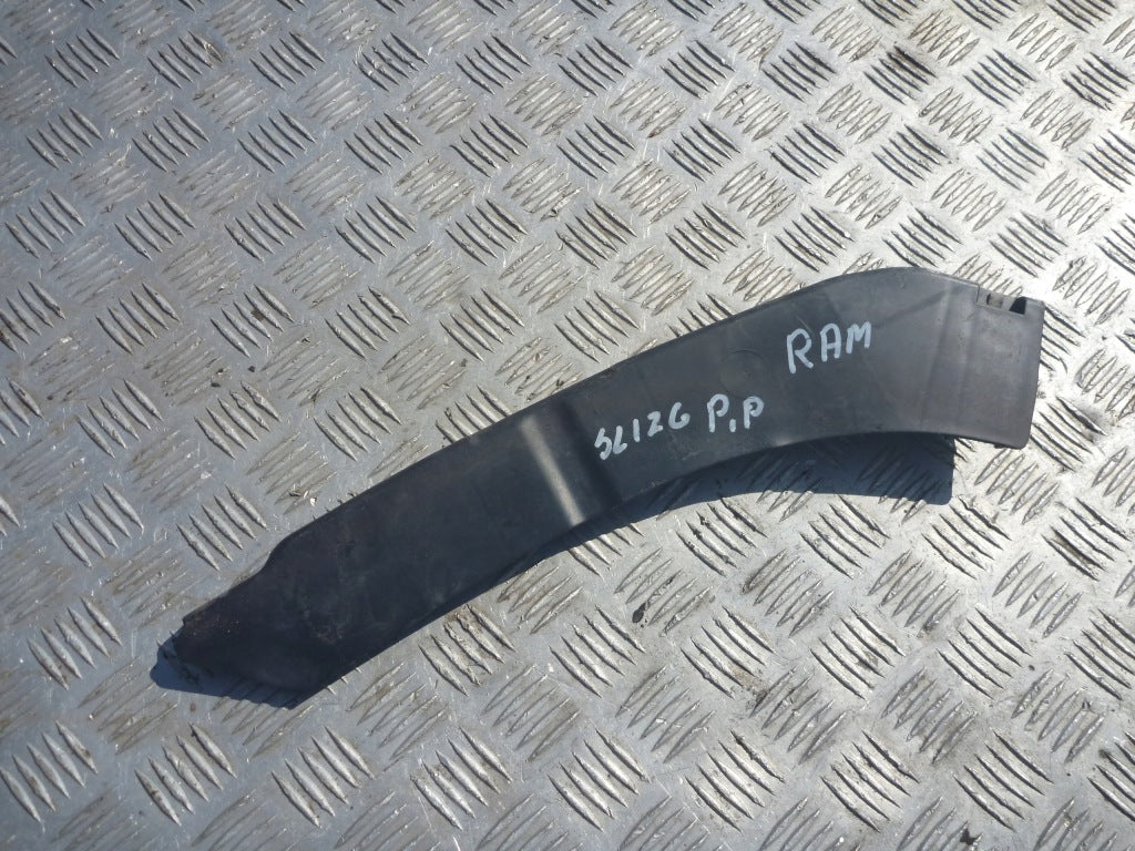 Ślizg Prawy Przedni Dodge Ram 2500 3500 2015