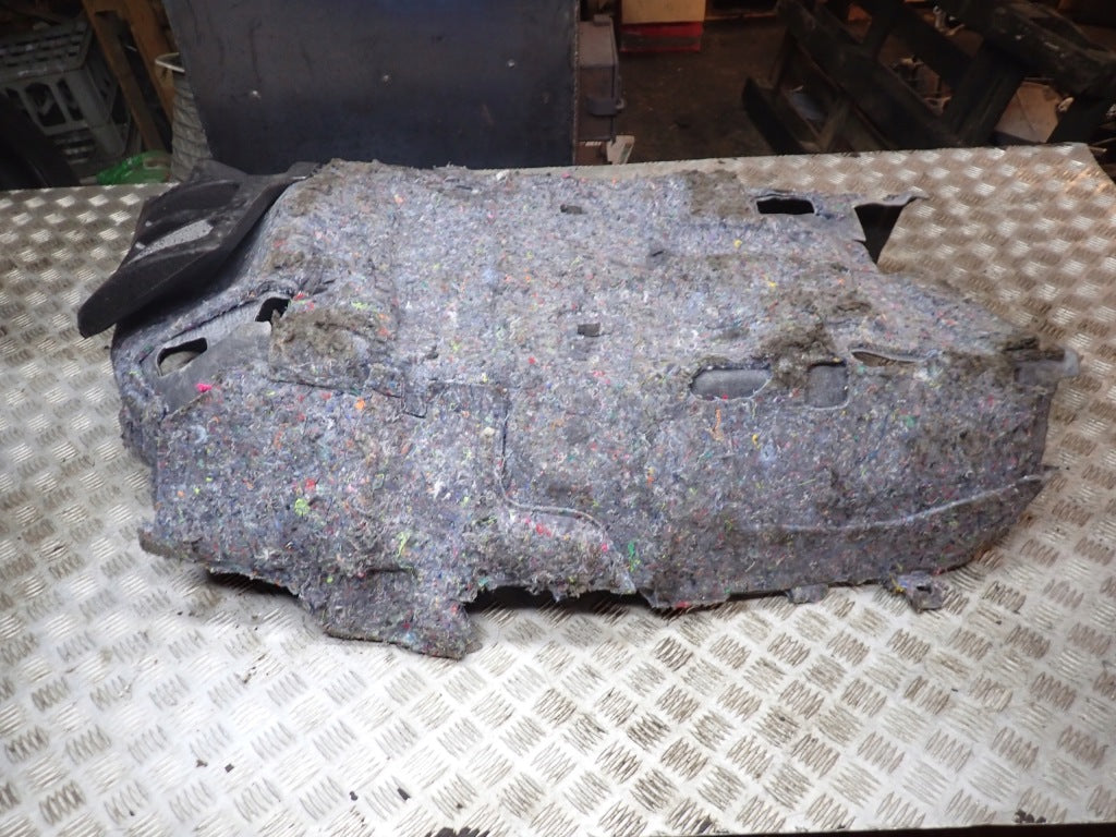 Dywan Wykładzina Lewa Kierowcy Cadillac XT5 17-