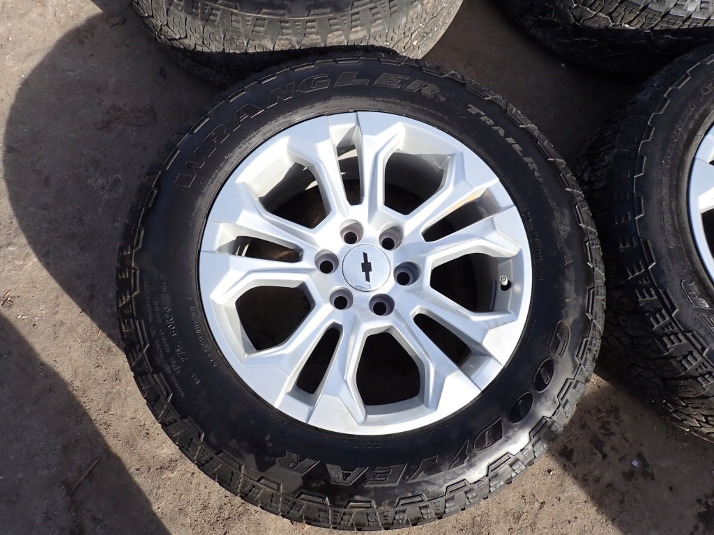 Koła Felgi Alufelgi Opony 275/60 20 Chevrolet Silverado GMC Sierra 2022
