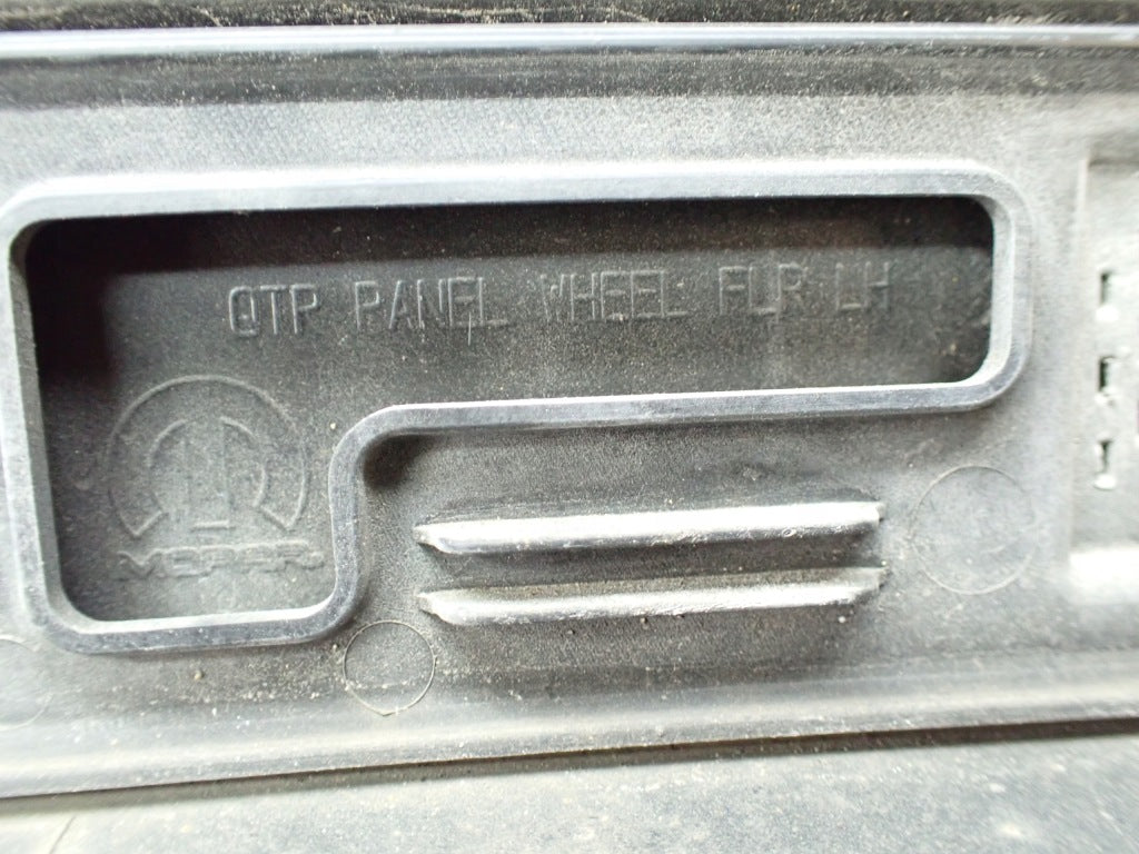 Left Rear Fender Trim Jeep Wagoneer Grand Wagoneer WS 5.7 22-