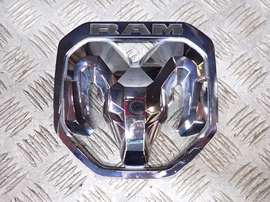 Emblemat Znaczek Tylnej Burty Klapy Dodge RAM Crew Cab V 2019-