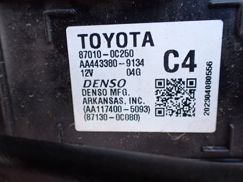 Nagrzewnica Powietrza Kpl. Toyota Tundra 2022-