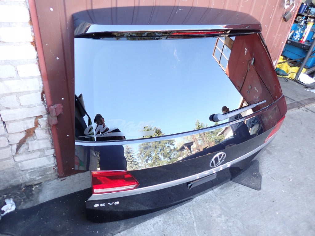 Tailgate Rear Set Window Strip Lock VW Atlas 2021- LIFT