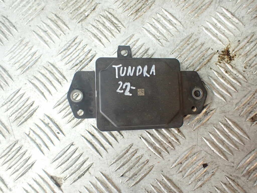 Front Radar Distronic Sensor Cruise Control Sensor Toyota Tundra Sequoia 22-