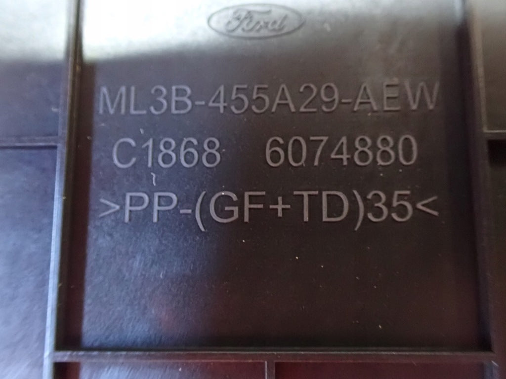 Obudowa i pokrywa górna inwertera napięcia do Ford F150 2025, część Autolandparts, widoczne elementy na zdjęciu