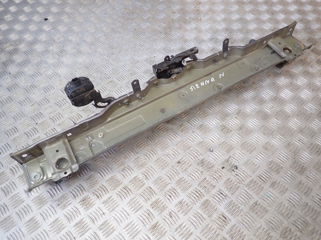 Wzmocnienie Górne Chłodnic Toyota Sienna XL40 2021-
