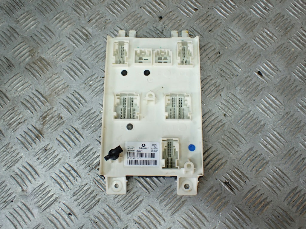 Comfort Module BCM BCU Dodge RAM 5.7 2019-