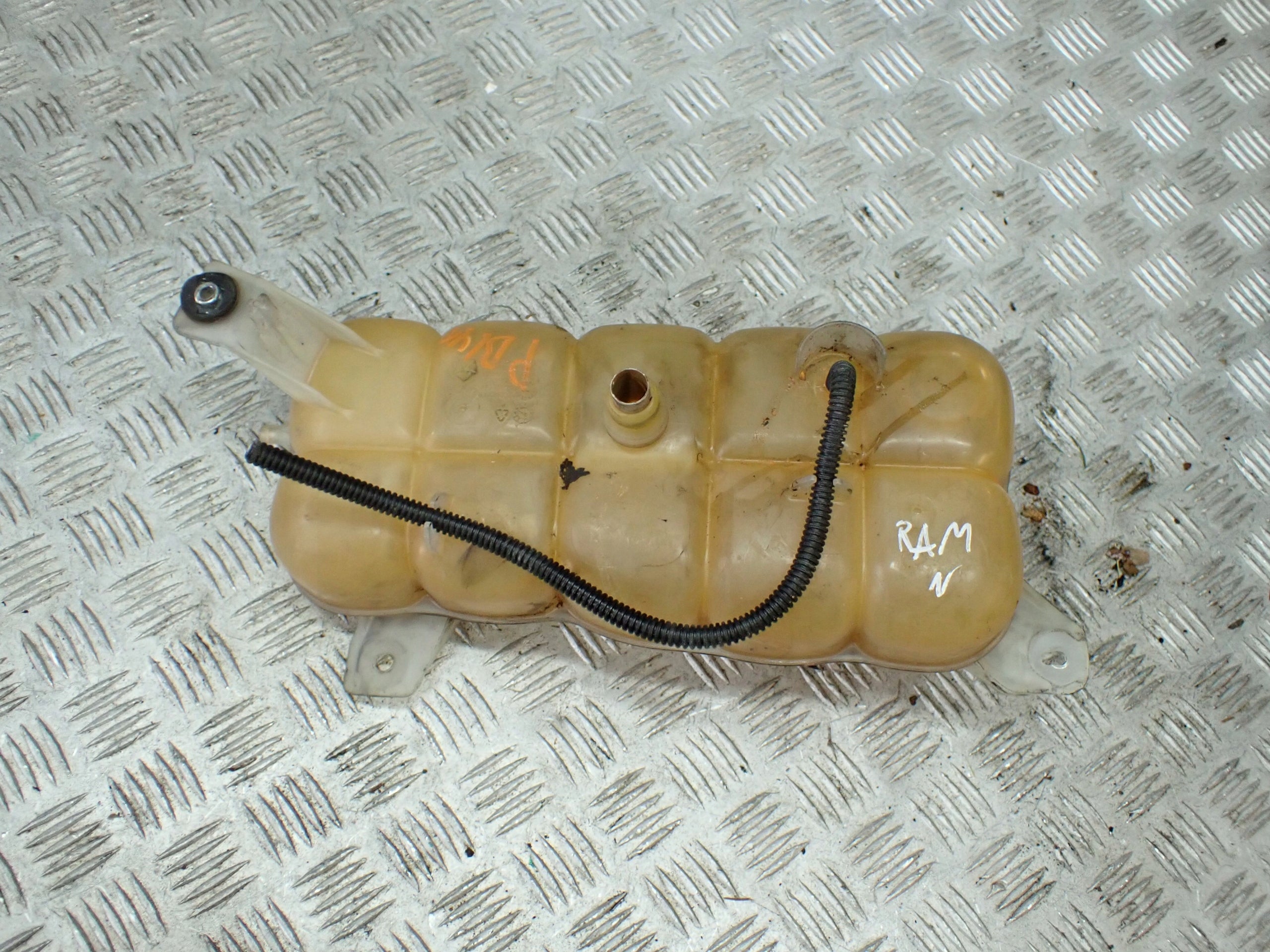 Zbiorniczek Wyrównawczy Płynu Chłodniczego Dodge RAM V 3.0 Diesel 2019-