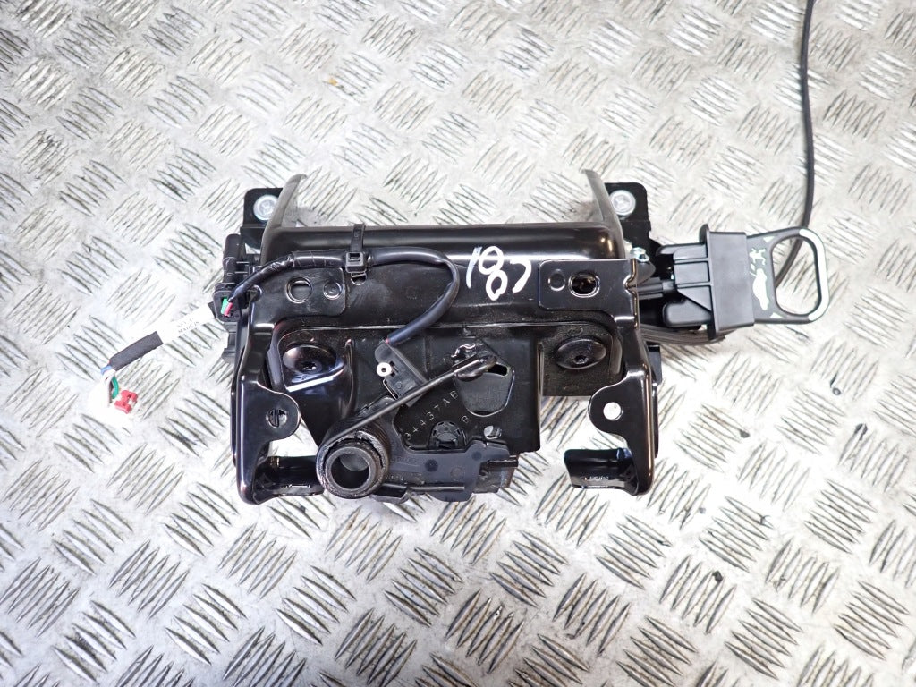Zamek Siłownik Mechanizm Zamykania Tylnej Klapy Chevrolet Corvette C8 2020-