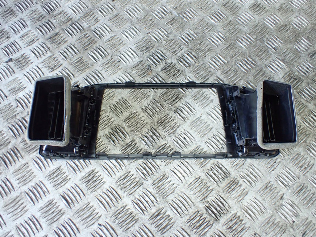 Navigation Frame Radio Vent VW Atlas Cross Sport R-line 2022