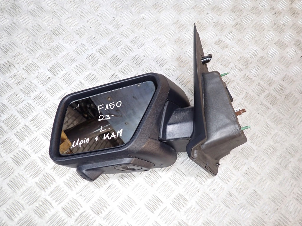 Lusterko lewe z kamerą 11 PIN do Ford F150 2024 XLT Crew Cab, część marki Autolandparts, widok z zewnątrz.