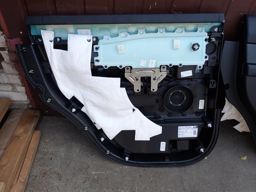Right Rear Leather Side Panel Ford Expedition 2020