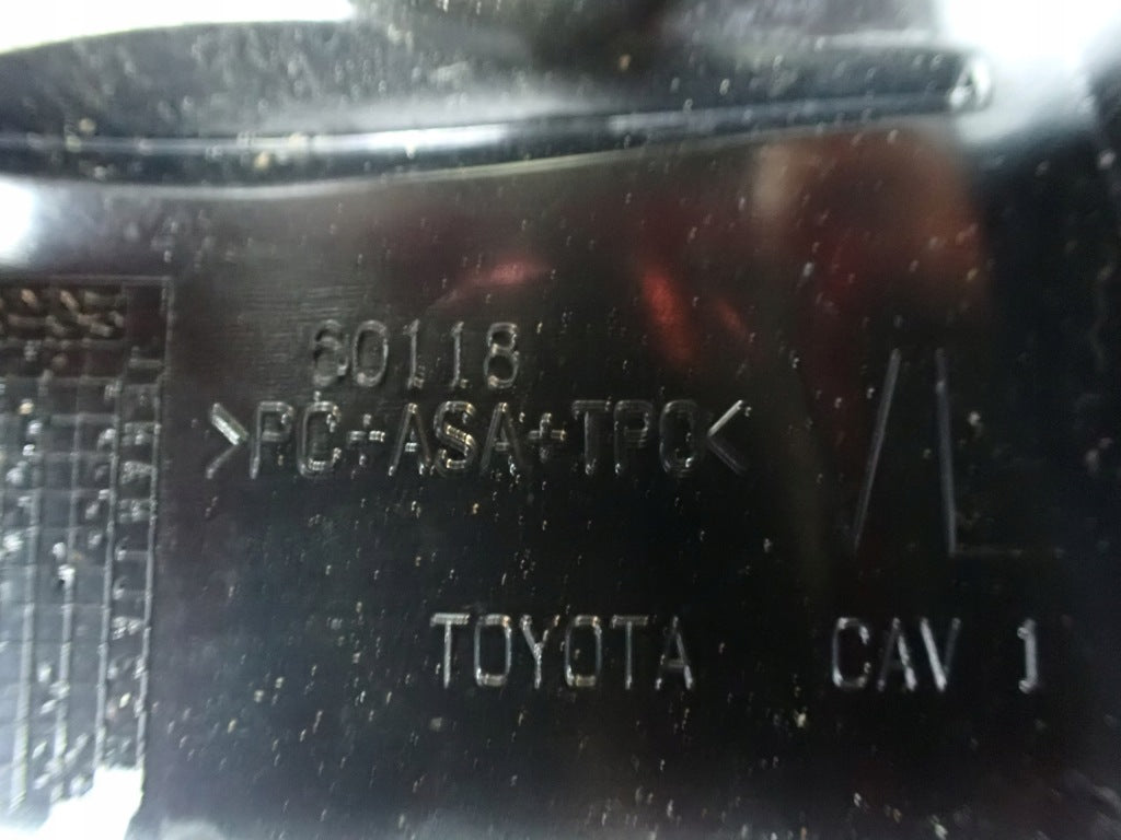 Osłona Listwa Słupka Błotnika Przód Lewa Prawa Toyota Sienna XL40 2021