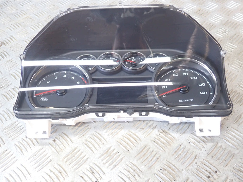 Licznik Zegary Chevrolet Tahoe Suburban 5.3 2021-