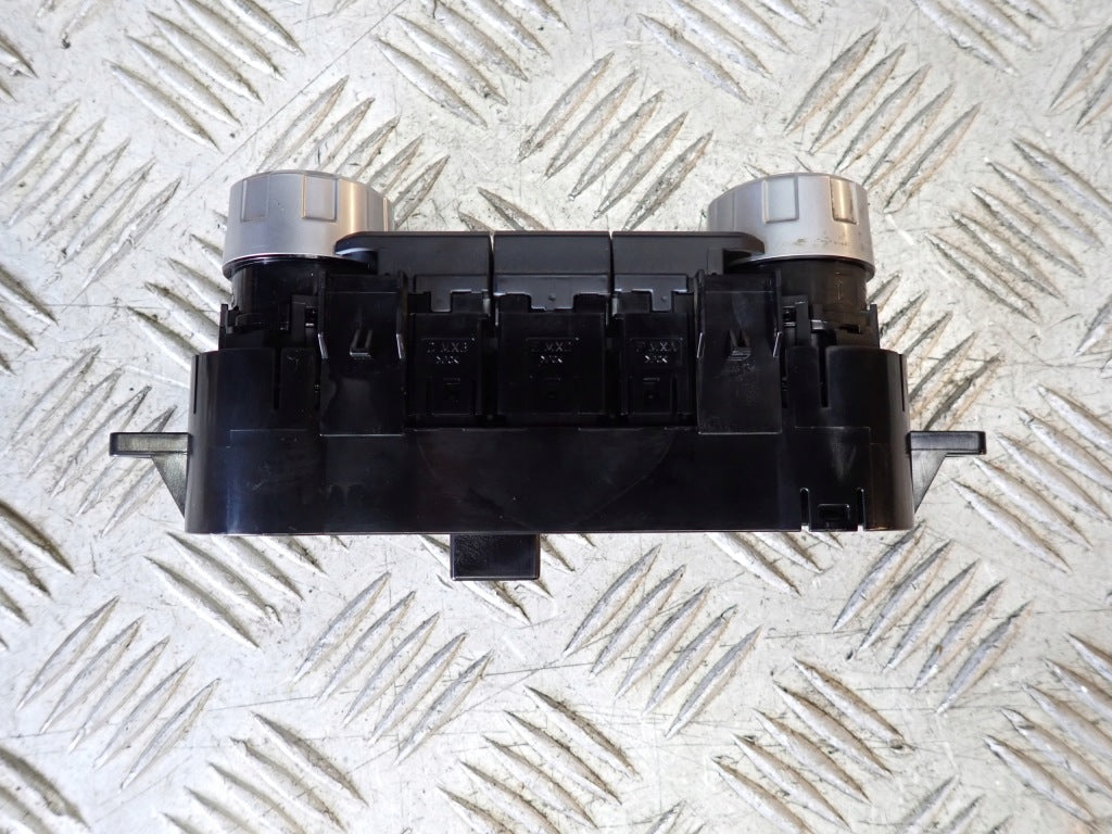 Panel sterowania radia audio i kamery do Ford F150 3.5 XLT 2025, część marki Autolandparts, widok z góry.