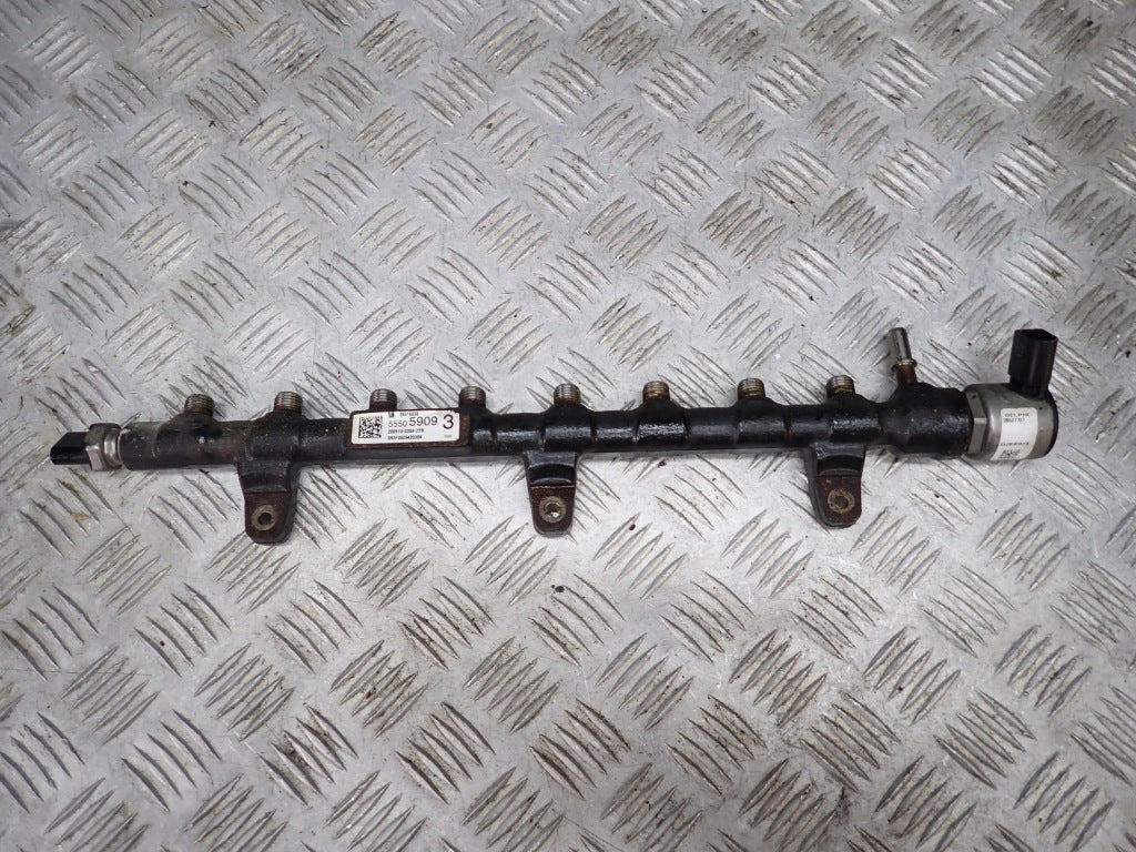 GMC Sierra Silverado 3.0D Duramax 19 Injection Rail
