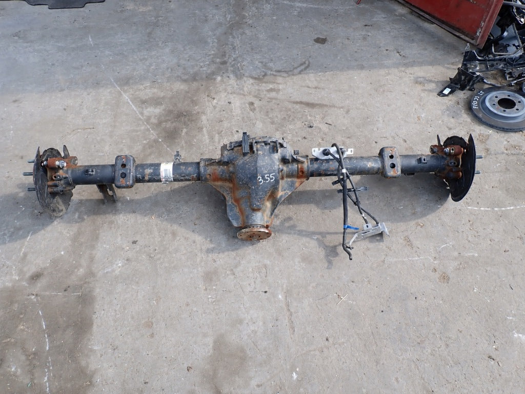 Zestaw tylnego mostu Ford F150 XLT 2024 Autolandparts, obejmuje piasty i półosie, do liftu, części samochodowe.