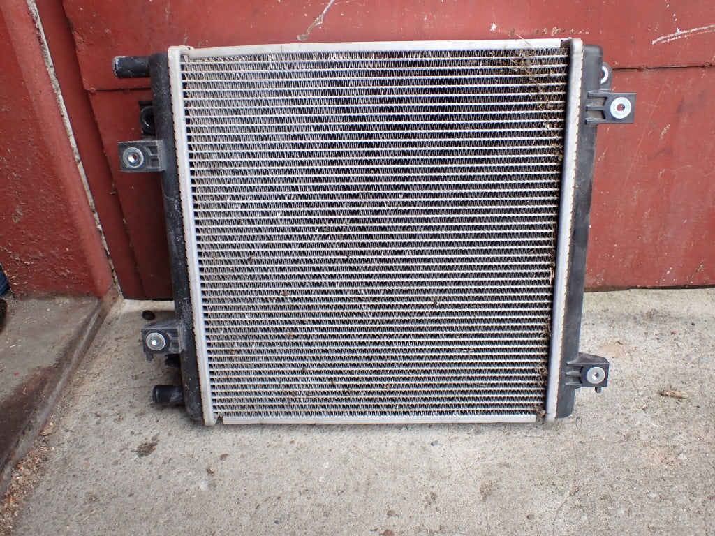 Intercooler Right Toyota Tundra Sequoia 2022-