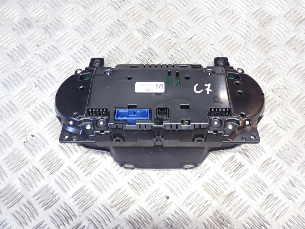 Gauge Clocks Chevrolet Corvette C7 3LT 2014-