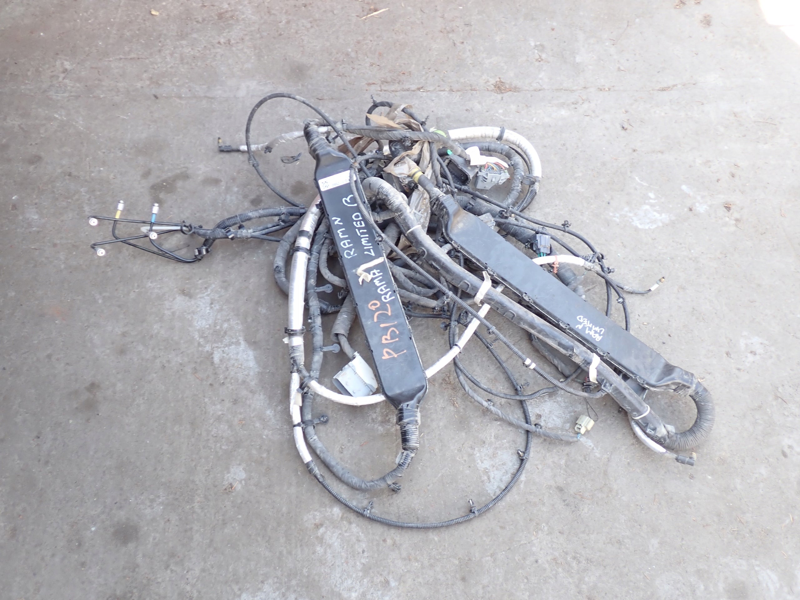 Wiązka Ramy Dodge RAM V Crew Cab 5.7