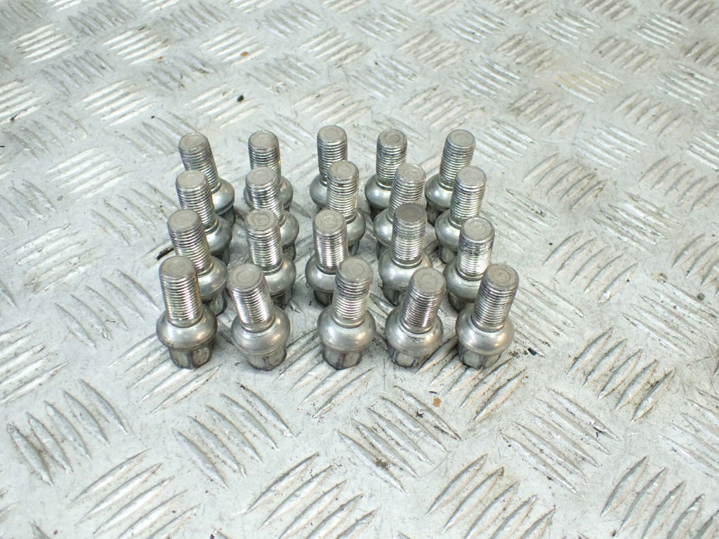 VW Atlas Cross Sport 2022 Wheel Bolt