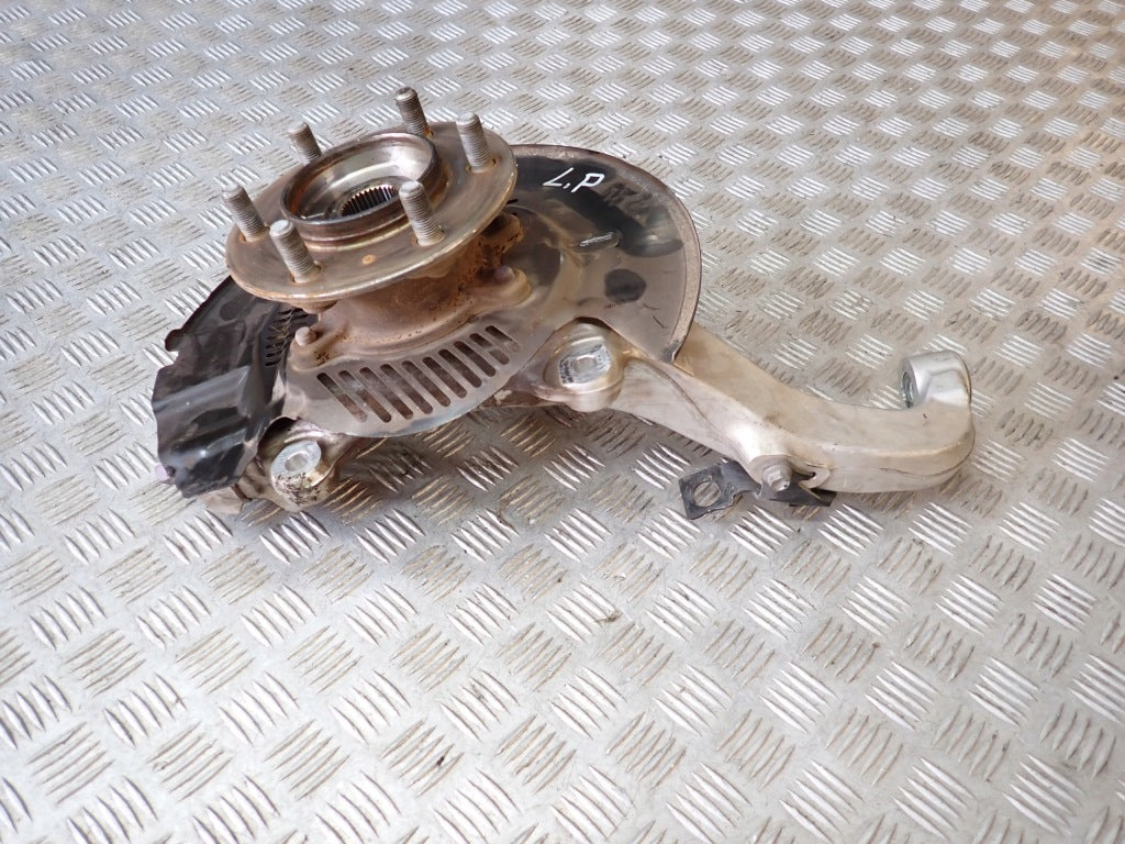 Zwrotnica Kpl. Piasta Lewa Toyota Tundra Sequoia SR5 TRD 4x4 2022-