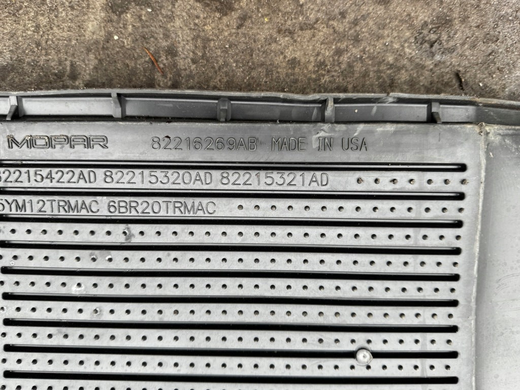 Komplet Dywaników Gumowych Dodge RAM V Crew Cab 19-
