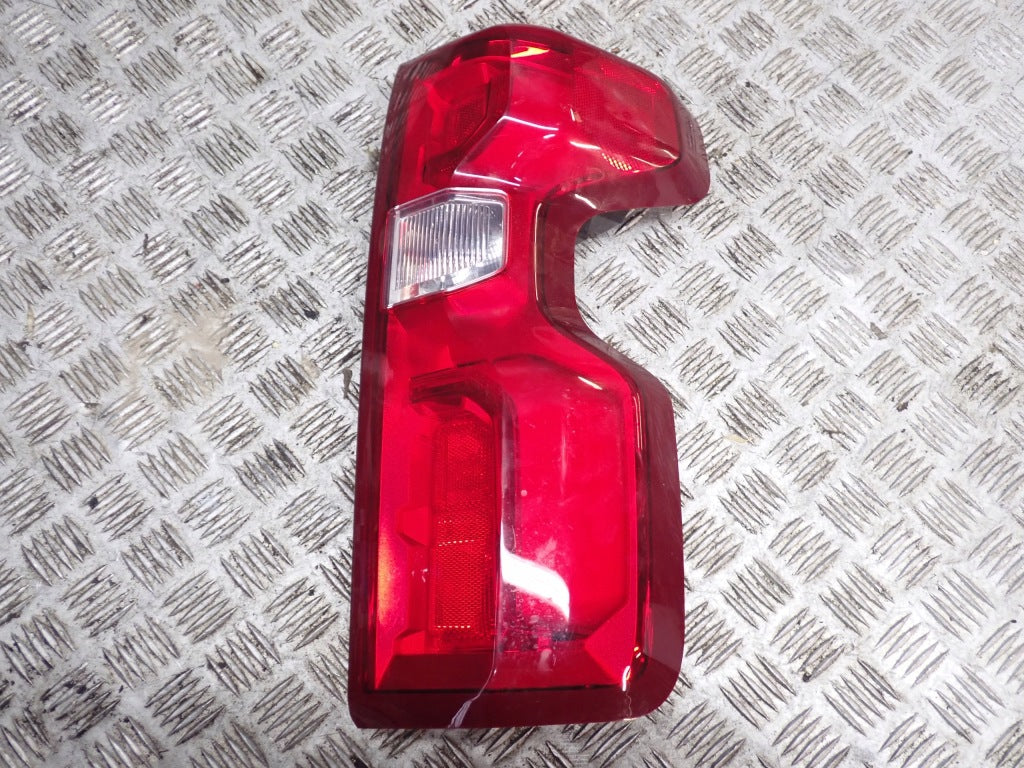 Right Rear LED Tail Light Chevrolet Silverado 2019-
