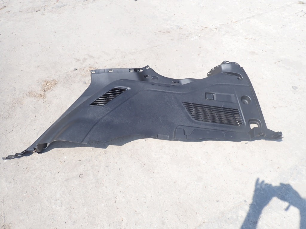 Boczek Bagaznika Prawy Tapicerka Chevrolet Tahoe Yukon 5.3 2021
