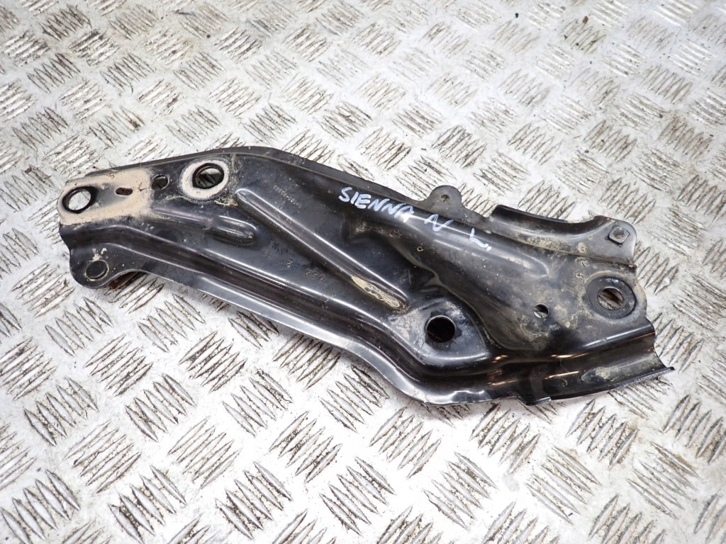 Left Crossmember Support Bar Toyota Sienna XLE 2021
