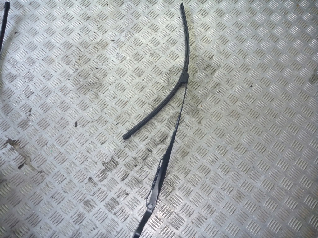 Wiper Blades Arms Dodge RAM 5.7 4x4 2019-