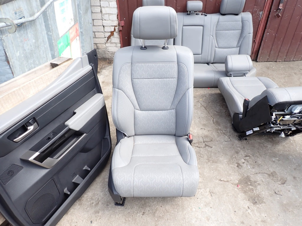 Tapicerka Fotele Kanapa Boczki Kpl Toyota Tundra Crew Cab Limited 2022-