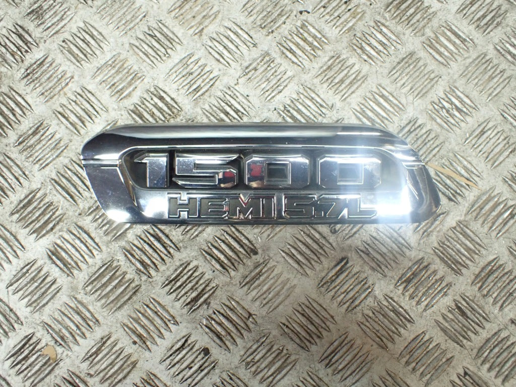 Kratka Maski Emblemat Napis Hemi 5.7 Chrome Lewy Prawy Dodge RAM V 19-