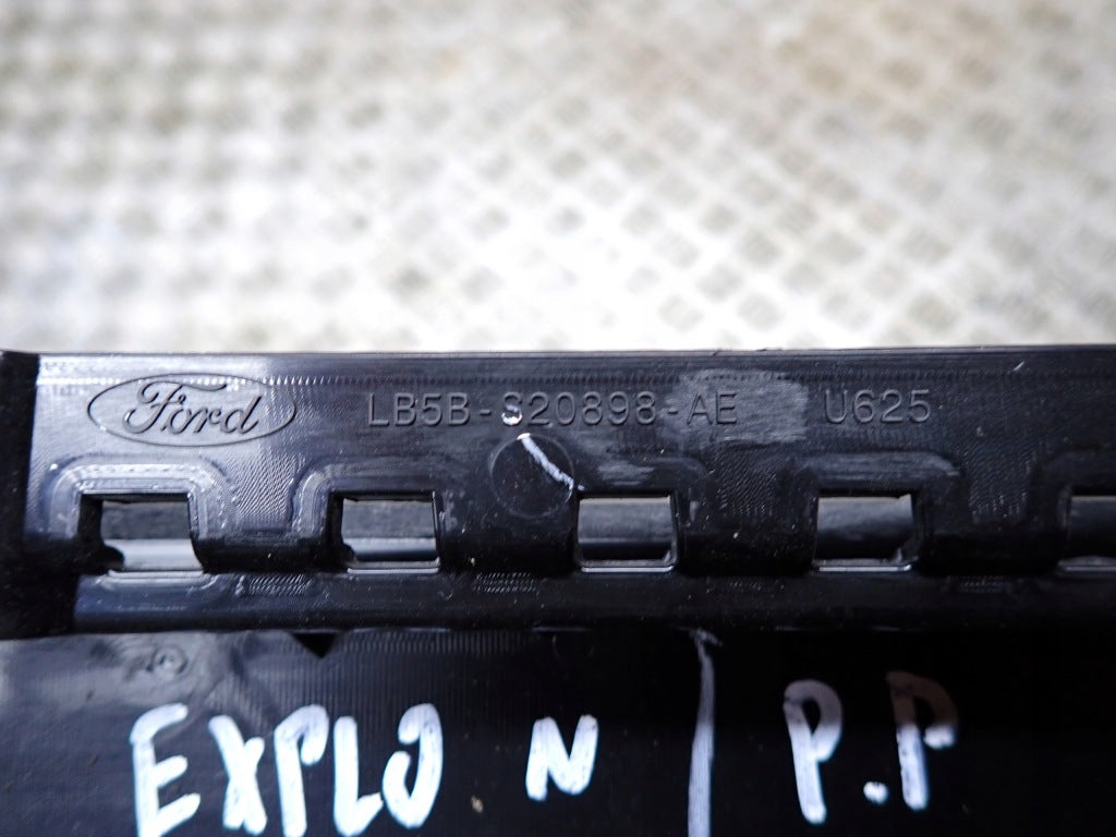 Listwa Panel Szyby Drzwi PP Ford Explorer 20-
