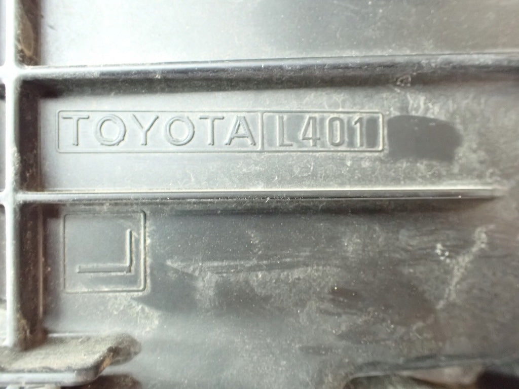 Obudowa Filtra Powietrza Lewa Uszkodzona Toyota Tundra 2022-