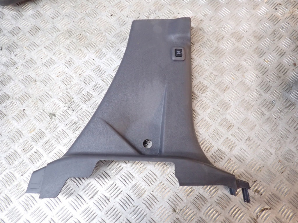 Osłona Słupka B Prawa Toyota Sienna XL40 2021