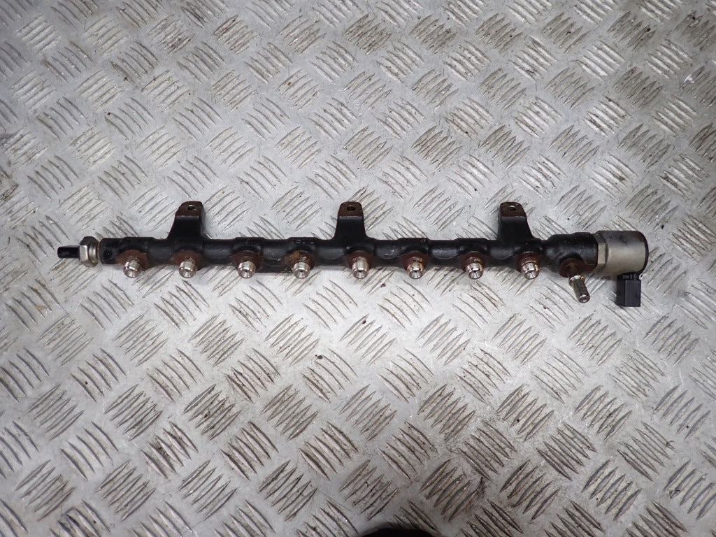 GMC Sierra Silverado 3.0D Duramax 19 Injection Rail