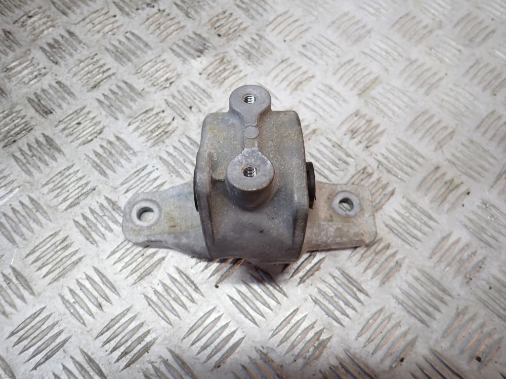 Łapa Poduszka Skrzyni Lewa Toyota Sienna XL40 2021