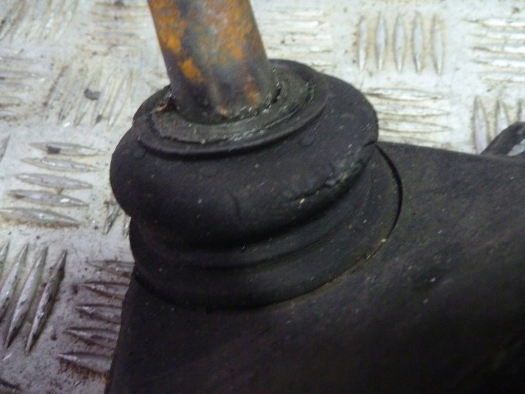 Front Lower Control Arm Right Hummer H2 2005