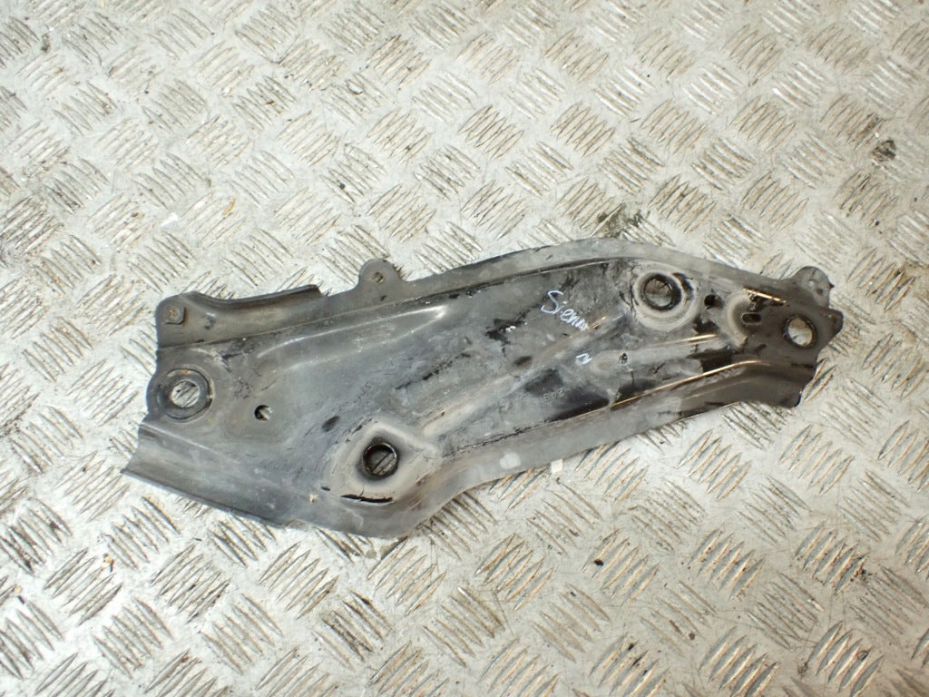 Right Crossmember Support Bar Toyota Sienna XLE 2021