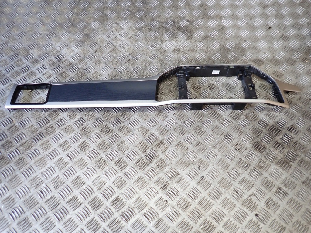 VW Atlas Cross Sport 2022 Dashboard Decor