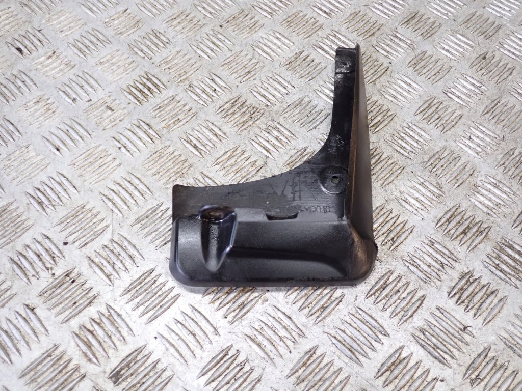 Chlapacz Prawy Tylny Toyota Sienna XL40 2021