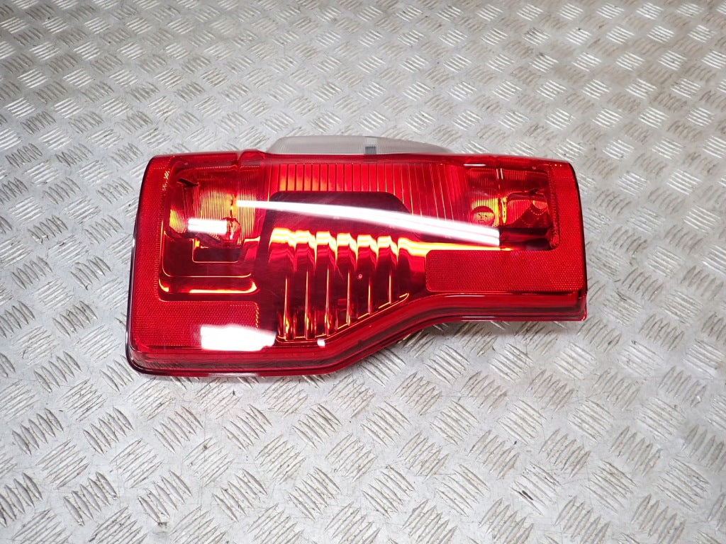 Left Rear Tail Light Ford F250 XLT 6.2 4x4 P558 2021- LIFTING