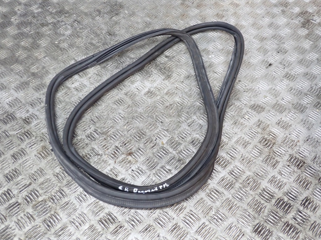 Tailgate Seal Chevrolet Corvette C8 Coupe Targa 2020-